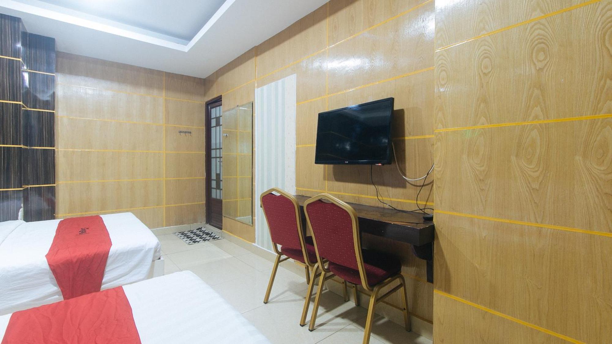 Reddoorz At Winter Hotel Araneta Quezon City Ngoại thất bức ảnh