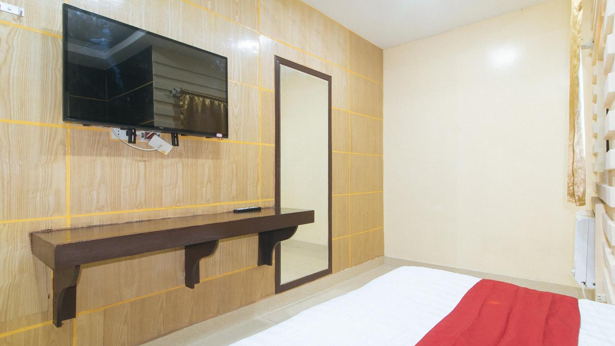 Reddoorz At Winter Hotel Araneta Quezon City Ngoại thất bức ảnh