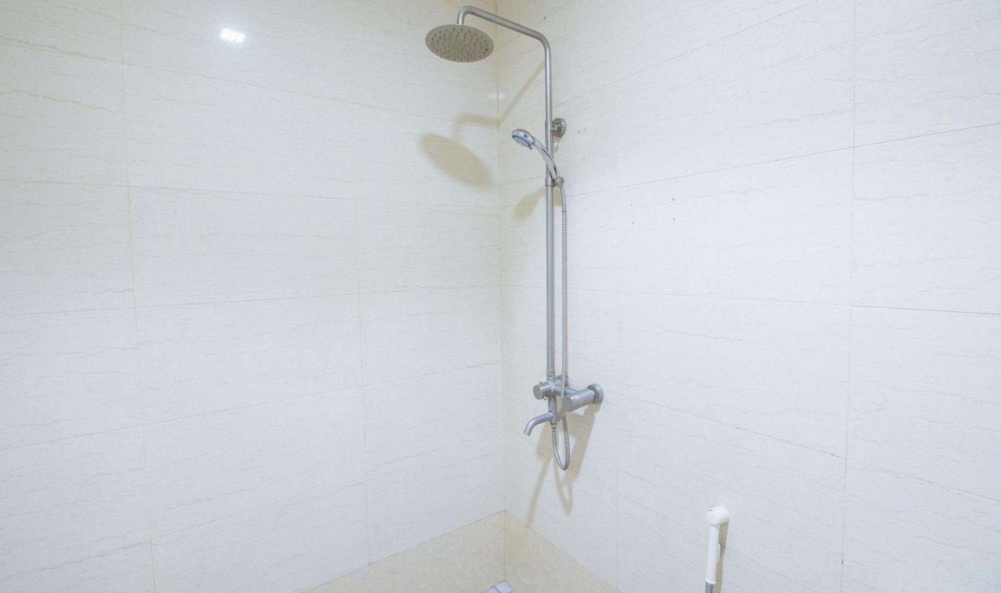 Reddoorz At Winter Hotel Araneta Quezon City Ngoại thất bức ảnh